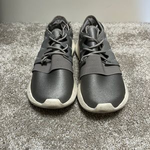 Women’s size 8.5 adidas grey metallic shoes